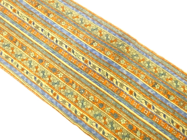 縮緬地縞に草花模様開き名古屋帯（額縁仕立て）